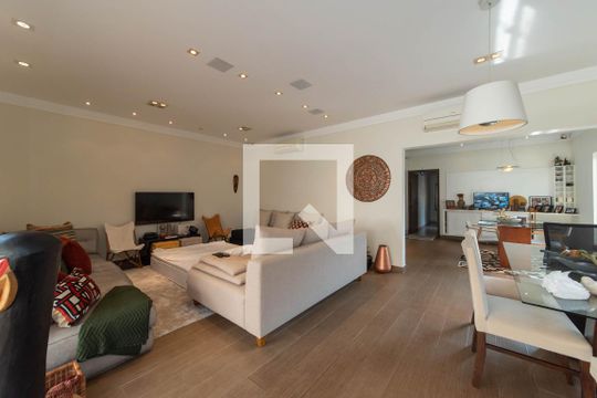 Casa à venda com 4 quartos, 300m² em Cursino, São Paulo