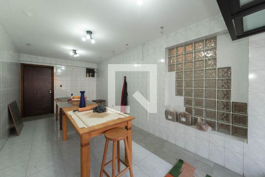 Áteliê - Garagem Coberta de casa à venda com 4 quartos, 300m² em Cursino, São Paulo