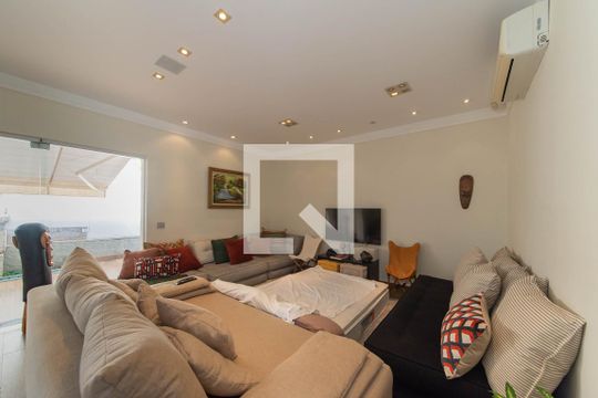 Sala de casa à venda com 4 quartos, 300m² em Cursino, São Paulo