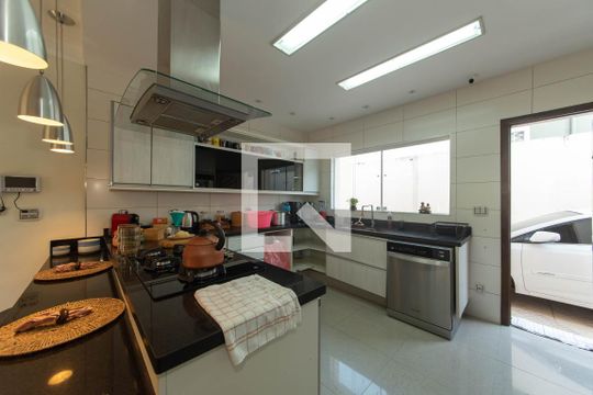Cozinha de casa à venda com 4 quartos, 300m² em Cursino, São Paulo