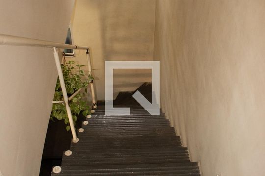 Escada de casa de condomínio à venda com 2 quartos, 67m² em Arvoredo Ii, Contagem