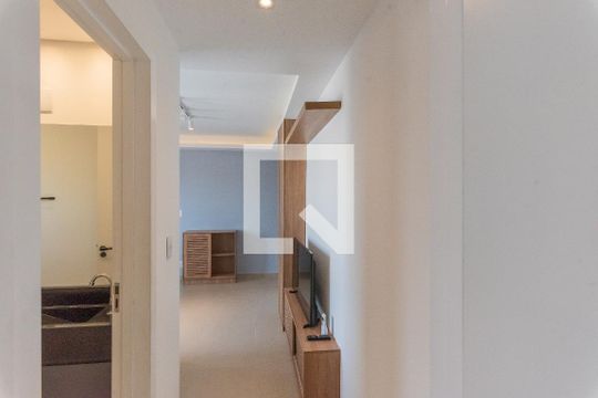 Corredor de apartamento para alugar com 1 quarto, 65m² em Jardim do Trevo, Campinas