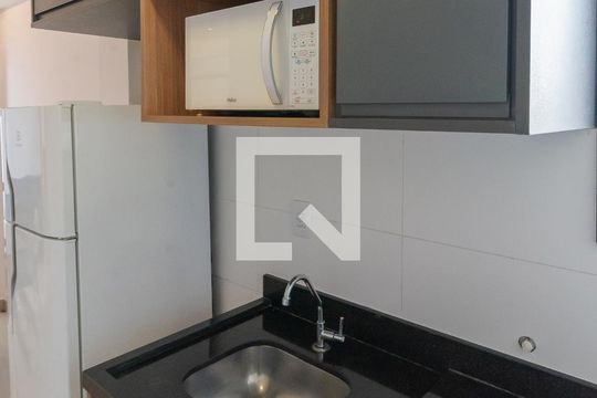 Cozinha de apartamento para alugar com 1 quarto, 65m² em Jardim do Trevo, Campinas