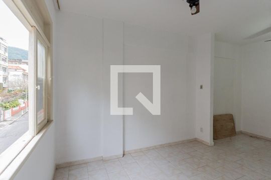 Kitnet de kitnet/studio à venda com 1 quarto, 40m² em Grajaú, Rio de Janeiro