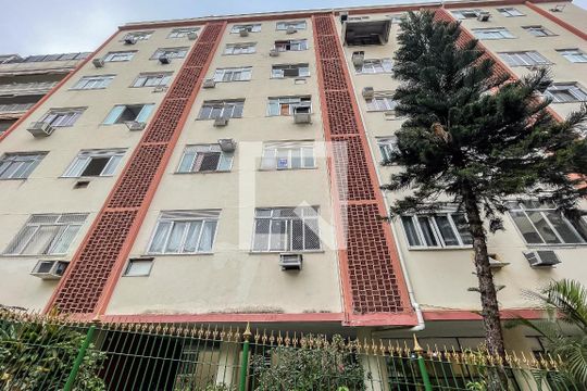 Fachada de kitnet/studio à venda com 1 quarto, 40m² em Grajaú, Rio de Janeiro