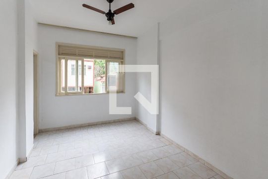 Kitnet de kitnet/studio à venda com 1 quarto, 40m² em Grajaú, Rio de Janeiro