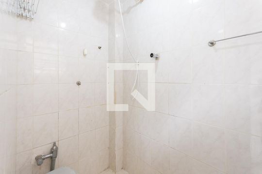 Banheiro de kitnet/studio à venda com 1 quarto, 40m² em Grajaú, Rio de Janeiro