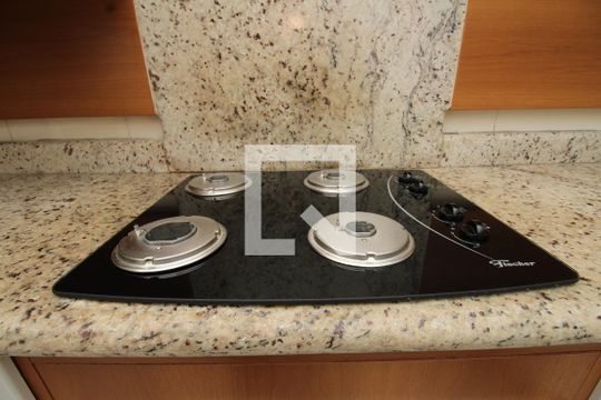 Cozinha de apartamento para alugar com 2 quartos, 70m² em Jardim Colombo, São Paulo