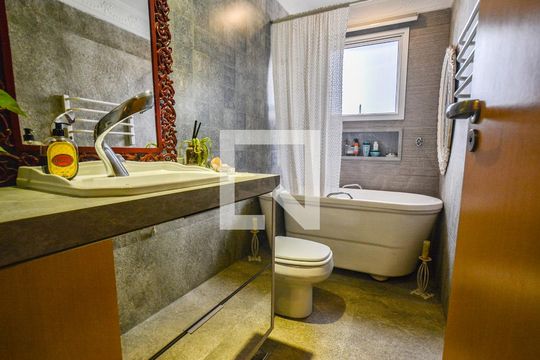 Lavabo de apartamento à venda com 2 quartos, 120m² em Vila Floresta, Santo André