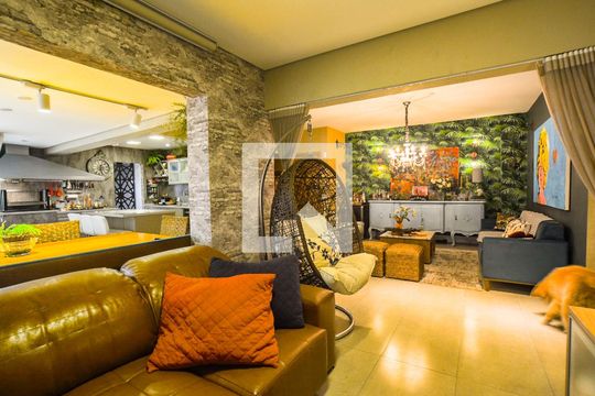Sala de TV de apartamento à venda com 2 quartos, 120m² em Vila Floresta, Santo André