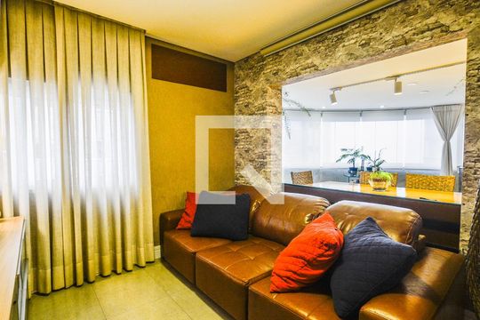 Sala de TV de apartamento à venda com 2 quartos, 120m² em Vila Floresta, Santo André