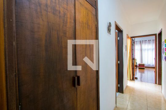 Corredor de casa à venda com 2 quartos, 177m² em Jardim Bela Vista, Santo André