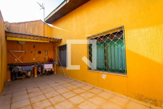 Quintal de casa à venda com 2 quartos, 177m² em Jardim Bela Vista, Santo André