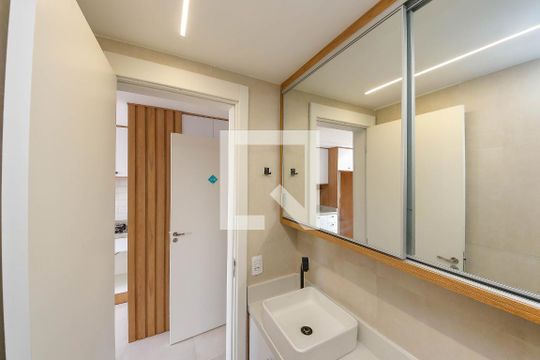 Banheiro de apartamento à venda com 1 quarto, 24m² em Vila Prudente, São Paulo