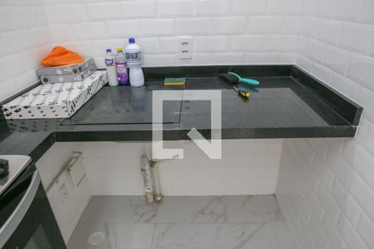 Cozinha e Área de Serviço de apartamento para alugar com 2 quartos, 37m² em Água Branca, São Paulo