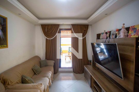 Sala de TV de casa à venda com 3 quartos, 120m² em Centro, Diadema