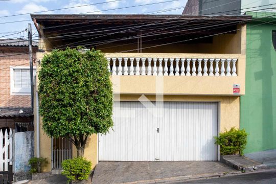 Fachada de casa à venda com 3 quartos, 120m² em Centro, Diadema