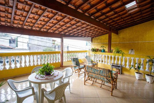 Varanda de casa à venda com 3 quartos, 120m² em Centro, Diadema