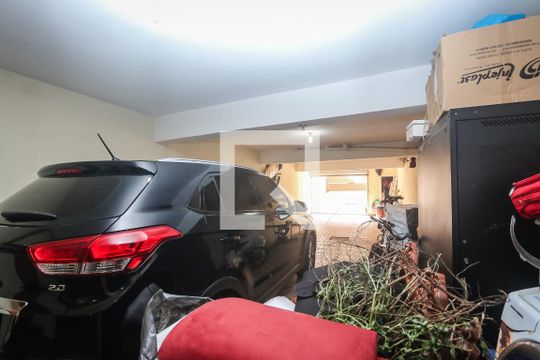 Garagem de casa à venda com 3 quartos, 198m² em Jardim Monte Kemel, São Paulo