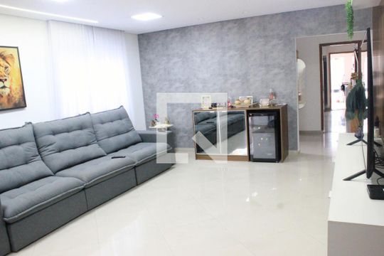 Sala de casa à venda com 3 quartos, 270m² em Vila Milton, Guarulhos