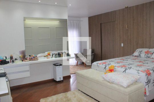 Suíte 1 de casa à venda com 3 quartos, 270m² em Vila Milton, Guarulhos