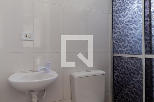 Banheiro Suíte 1 de casa de condomínio para alugar com 2 quartos, 75m² em Cidade Patriarca, São Paulo