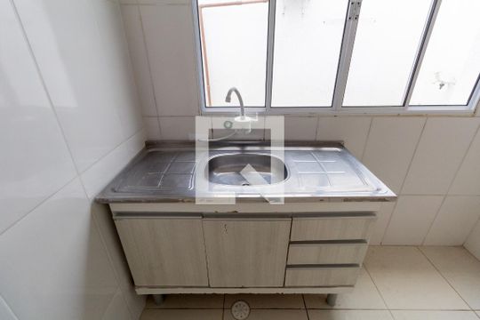 Cozinha  de casa de condomínio para alugar com 2 quartos, 75m² em Cidade Patriarca, São Paulo