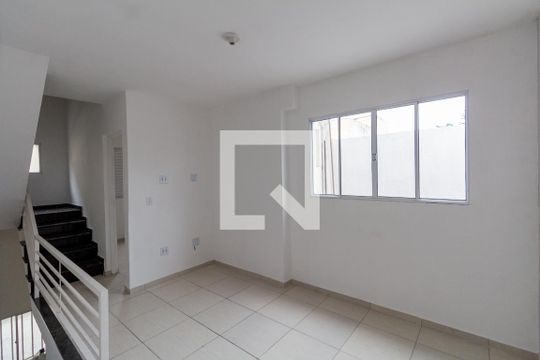 Casa de Condomínio para alugar com 2 quartos, 75m² em Cidade Patriarca, São Paulo