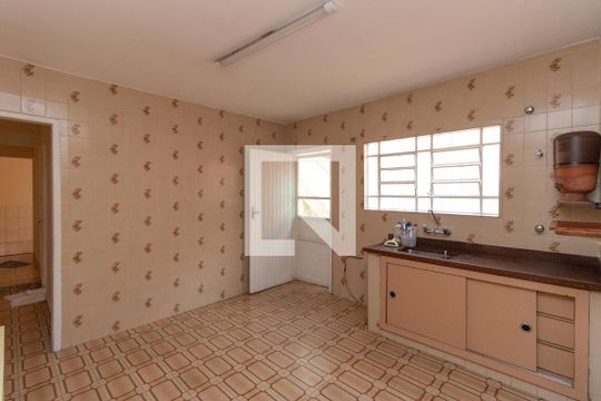Cozinha de casa para alugar com 3 quartos, 80m² em Vila Nivi, São Paulo