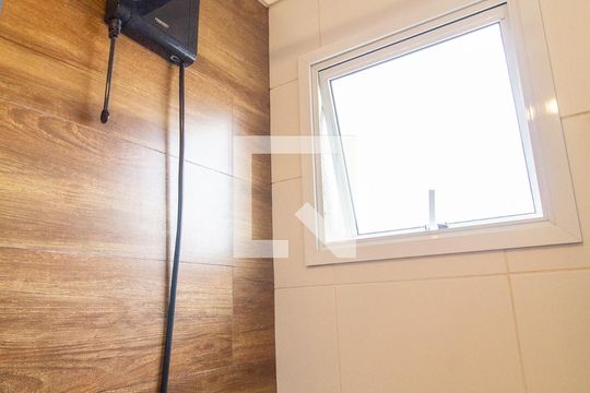 Banheiro de apartamento para alugar com 2 quartos, 60m² em Jardim Gutierres, Sorocaba