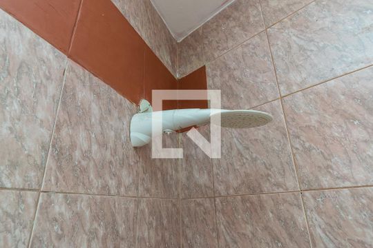 Banheiro de apartamento para alugar com 1 quarto, 39m² em Bonsucesso, Rio de Janeiro