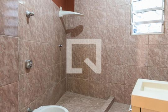 Banheiro de apartamento para alugar com 1 quarto, 39m² em Bonsucesso, Rio de Janeiro