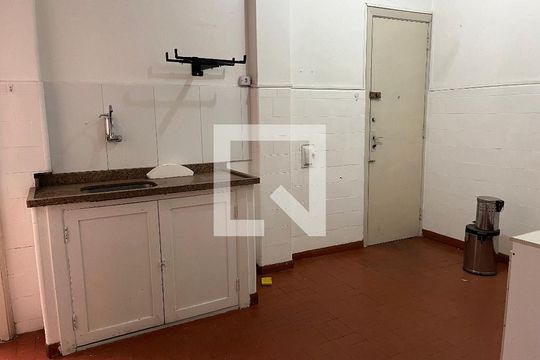 Cozinha de apartamento para alugar com 2 quartos, 95m² em Água Branca, São Paulo
