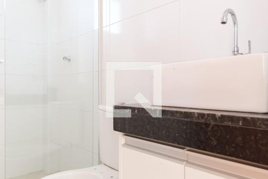 Banheiro de apartamento para alugar com 1 quarto, 55m² em Penha de França, São Paulo