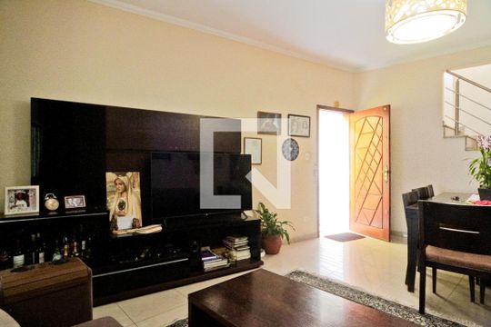 Sala de casa à venda com 4 quartos, 188m² em Vila Maria Luisa, São Paulo
