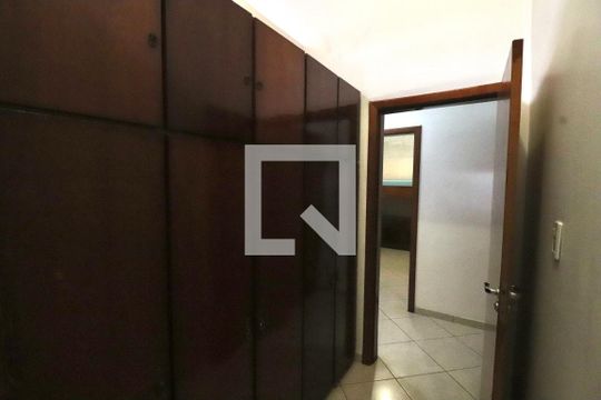 Armário- Quarto 3 de casa para alugar com 3 quartos, 223m² em Setor Centro Oeste, Goiânia