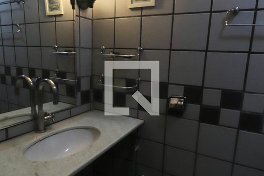 Banheiro 2 de casa para alugar com 3 quartos, 223m² em Setor Centro Oeste, Goiânia