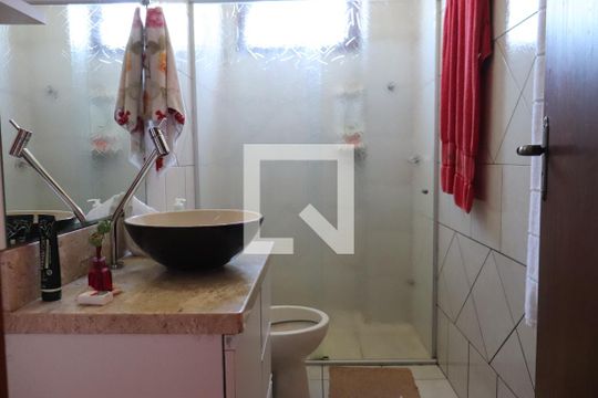 Banheiro de apartamento para alugar com 1 quarto, 71m² em Vicentina, São Leopoldo