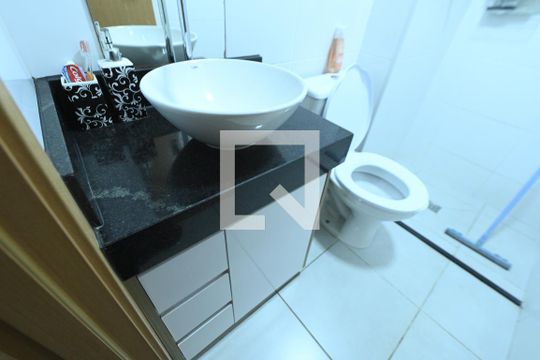 Banheiro 1 de apartamento à venda com 2 quartos, 39m² em Setor Perim, Goiânia
