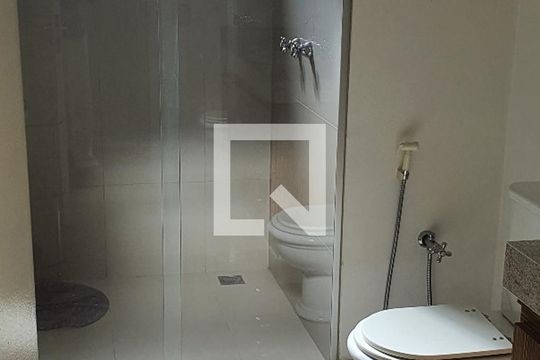 Banheiro  de casa à venda com 4 quartos, 350m² em Santo Amaro, São Paulo