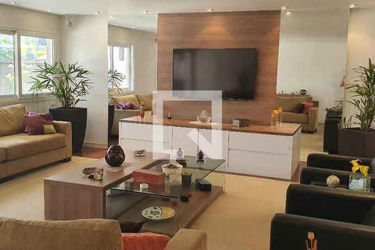 Casa à venda com 4 quartos, 350m² em Santo Amaro, São Paulo