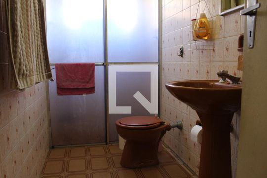Banheiro de casa à venda com 2 quartos, 375m² em São Lucas, São Paulo