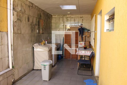 Área de serviço de casa à venda com 2 quartos, 375m² em São Lucas, São Paulo