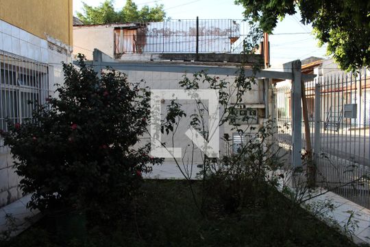 Área externa de casa à venda com 2 quartos, 375m² em São Lucas, São Paulo
