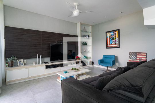 Sala de casa de condomínio à venda com 4 quartos, 520m² em São Francisco, Niterói