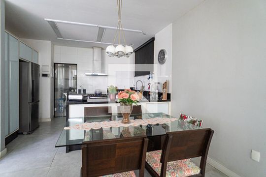 Cozinha de casa de condomínio à venda com 4 quartos, 520m² em São Francisco, Niterói