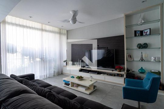 Sala de casa de condomínio à venda com 4 quartos, 520m² em São Francisco, Niterói