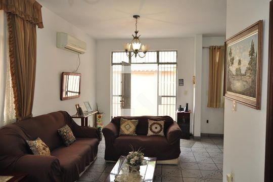 Sala de casa à venda com 6 quartos, 340m² em Riachuelo, Rio de Janeiro