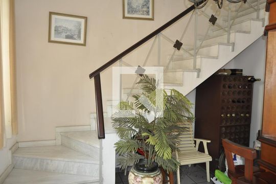 Escada de casa à venda com 6 quartos, 340m² em Riachuelo, Rio de Janeiro