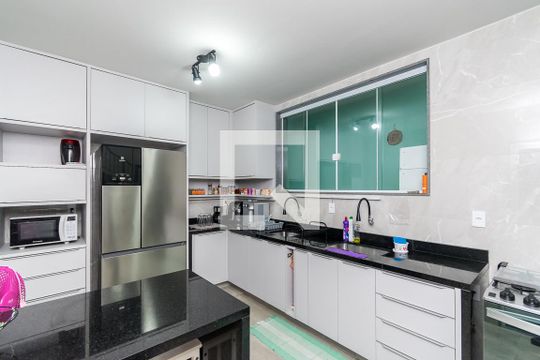 Cozinha de casa à venda com 3 quartos, 390m² em Penha, Rio de Janeiro